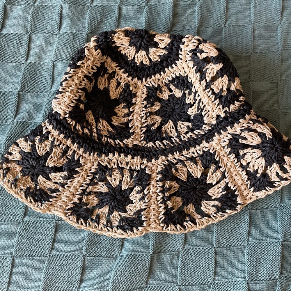 Anthropologie Black and Tan Rattan Crochet Hat